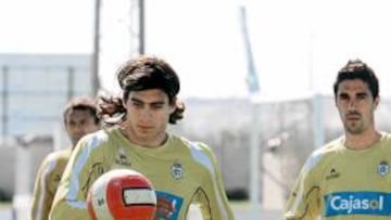 <b>NOVEDAD. </b>El uruguayo Martín Cáceres volverá al equipo inicial contra Osasuna.