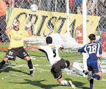 El gran hito del defensa en la U, fue un gol de cabeza a Colo Colo en un Superclásico en el Monumental, que no se terminó en 2003.