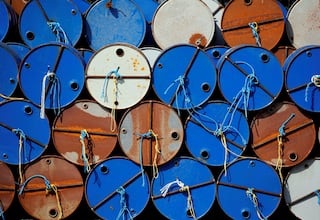 El presidente Trump dice que Estados Unidos dejará de comprar petróleo de Venezuela y afirma que el país tiene suficiente.