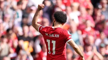 Liverpool (United Kingdom), 05/05/2024.- Mohamed Salah of Liverpool celebrates scoring the 1-0 goal during the English Premier League soccer match between Liverpool FC and Tottenham Hotspur in Liverpool, Britain, 05 May 2024. (Reino Unido) EFE/EPA/ADAM VAUGHAN EDITORIAL USE ONLY. No use with unauthorized audio, video, data, fixture lists, club/league logos or 'live' services. Online in-match use limited to 120 images, no video emulation. No use in betting, games or single club/league/player publications.
