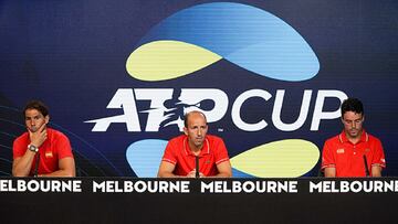 Pepe Vendrell, junto a Rafa Nadal y Roberto Bautista durante una rueda de prensa en la ATP Cup 2021.