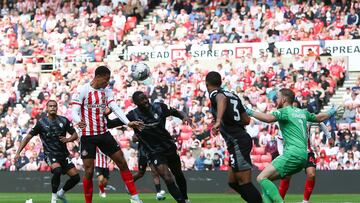 Jobe Bellingham (17 años) también marcó de cabeza este sábado, en su doblete con el Sunderland al Rotherham United.