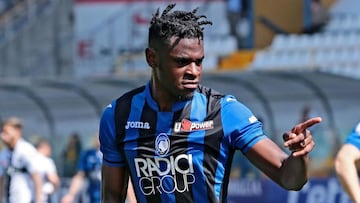Duván Zapata celebrando un gol con Atalanta por Serie A.
