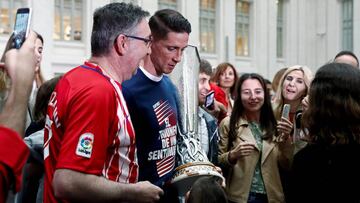 Torres ofreció la Europa League a la Virgen de la Almudena