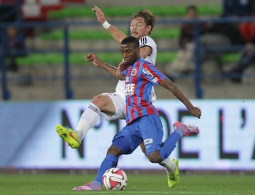 En la temporada 2014/2015 el SM Caen ascendió a la Ligue 1. Lemar anotó en esa temporada su primer gol como profesional y además logró 5 asistencias.