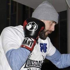 Mariachi interrumpe a Rocky Fielding en Nueva York