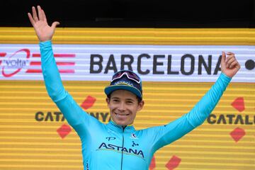 El colombiano dio un paso atr芍s en 2019 despu谷s de quedar tercero en Giro y Vuelta en 2018: s谷ptimo en Italia y quinto en Espa?a. Viene de una quinta plaza en el Dauphin谷 para estrenarse en el Tour. Potente escalador, en los 迆ltimos tiempos ha perdido un poco de pegada. Adem芍s, la disciplina de las cronos le supone una tortura y suele padecer percances de ca赤das.