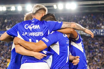 El equipo azul venció 3-1 a Peñarol por la cuarta fecha de la Copa Sudamericana y quedó muy cerca de la clasificación a octavos de final.