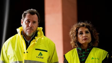 Spanish Transport Minister Oscar Puentes and Spanish Vice President Maria Jesus Montero attend the press conference at a municipal centre following the aftermath of a deadly derailment of two high-speed trains near Adamuz, in Cordoba, Spain, January 19, 2026. REUTERS/Ana Beltran