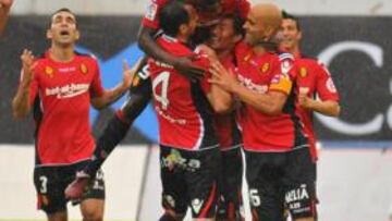 <b>FESTEJO. </b>Los jugadores del Mallorca celebran un tanto.