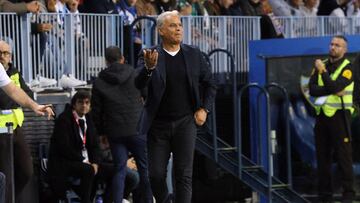 Sergio Pellicer, dando instrucciones en el partido ante el Racing de Santander.