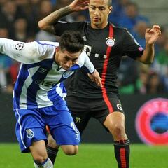 Corriere dello Sport: Nápoles buscaría fichar a Héctor Herrera