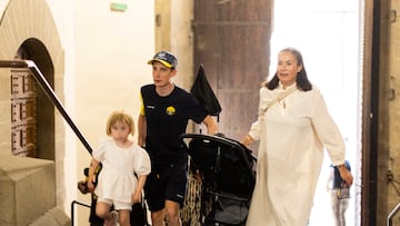 Vingegaard, con su familia en el inicio del Tour en Florencia