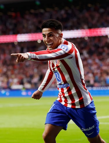 Pedri do Barcelona em ação.