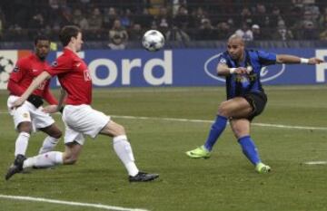 Adriano con el Inter ante el Manchester United en 2009.