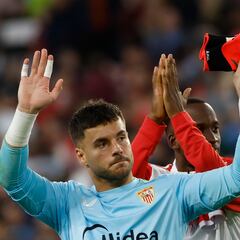 Nyland o Álvaro Fernández, debate de año nuevo en el Sevilla