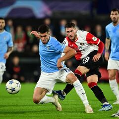 Los vectores del VAR que le robaron el hat-trick a Santiago Giménez en Champions League