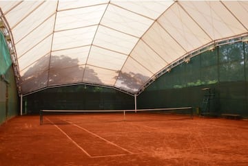 Ubicado en la primera sección del Bosque de Chapultepec, aquí podemos practicar una gran cantidad de deportes, como el box, baloncesto, frontenis, fútbol rápido, entre otros. A nivel profesional alberga eventos de talla internacional como el CDMX Open de tenis, el cual se realizará del 9 al 15 de abril.