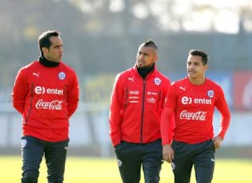 Bravo, Vidal y Sánchez rindieron de buena manera ante Ecuador aunque aún no tocan techo.