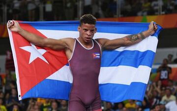 Ismael Borrero, medallista de oro en la lucha grecorromana de -59 kgs en Río de Janeiro 2016