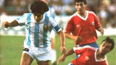 A 31 años: la finta sin tocar el balón que Diego Maradona inventó ante la Roja