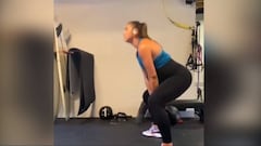 Coronavirus: Alex Morgan shares her quarantine work out