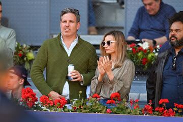 Norma Ruíz y Bosco James en el Mutua viendo la semifinal entre Taylor Fritz y Andrey Rublev. 