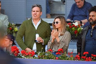 Norma Ruíz y Bosco James en el Mutua viendo la semifinal entre Taylor Fritz y Andrey Rublev. 