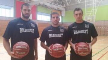 Los nuevos jugadores del Bilbao, durante el entrenamiento.