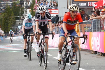 Max Schachmann gana en la subida a Prato Nevoso