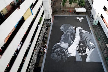 En Taguig, una ciudad situada al suroeste de Manila (Filipinas) se ha realizado un mural de Kobe Bryant y su hija Gigi que está emocionado a todo el mundo. 