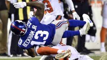 Odell Beckham Jr da el susto: Casi le rompen la rodilla