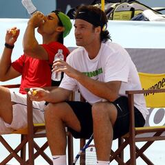 Former number one Moyá to join Nadal's coaching team