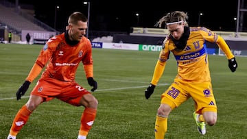 Marcelo Flores en el juego de la Primera Ronda de la Concacaf Champions Cup entre Tigres y Forge FC