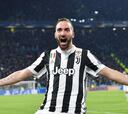 Higuaín estableció un récord en Champions con su doblete