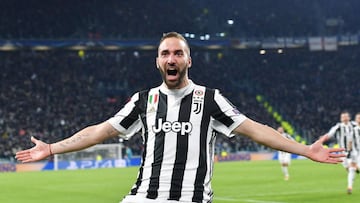 Higua&iacute;n, celebrando un gol frente al Tottenham.