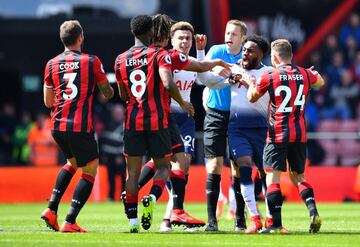 Bornemouth venció 1-0 a Tottenham por la fecha 37 de la Premier League. Jefferson Lerma y Davinson Sánchez fueron titulares y disputaron los 90 minutos. 