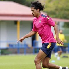 Lemos, central de Las Palmas, ha sido ofrecido al Real Madrid