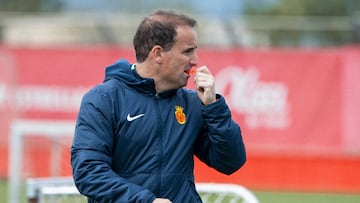 Jagoba Arrasate, entrenador del Mallorca, durante una sesión de entrenamiento en la Ciudad Deportiva.