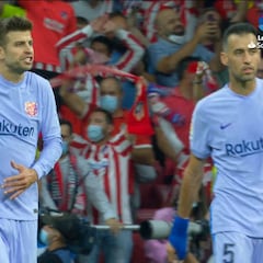 Así fue la tensa bronca entre Piqué y Búsquets tras el primer gol del Atlético...