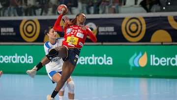 Danila So Delgado en un lanzamiento.