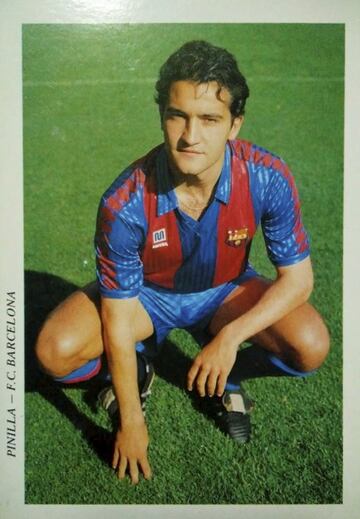 Comenzó en 1988 en las categorías inferiores del Barcelona, donde militó hasta 1992. En el Mallorca estuvo sólo una temporada, la 91-92.