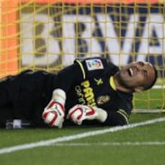 Asenjo tiene roto el cruzado: "Volveré con más fuerza"