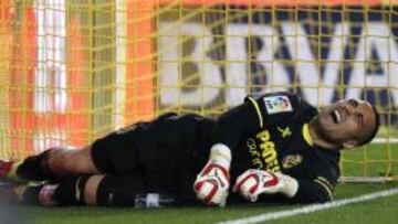 Asenjo tiene roto el cruzado: "Volveré con más fuerza"