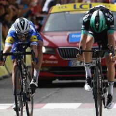Alaphilippe gana tras 200 km en fuga antes de la traca final