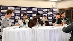 Nuevo baño de masas de la plantilla del Elche