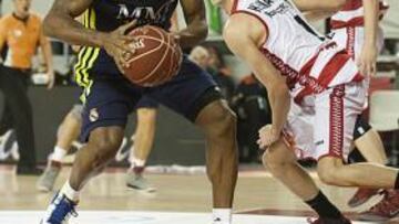 <b>DESTACADO. </b>Draper quiebra a Hernández. Jugó sólo siete minutos al final, pero a un buen nivel.