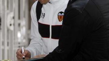 <b>ADURIZ VUELVE. </b>Se quitó una espina clavada con su gol en El Madrigal. Esta noche jugará su cuarto partido de titular en Liga.