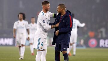 Ramos se acercó a hablar con Mbappé, que fue uno de los objetivos del Madrid el pasado verano...