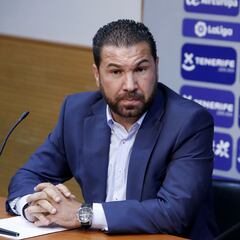 El Tenerife hace oficial la marcha de Cordero